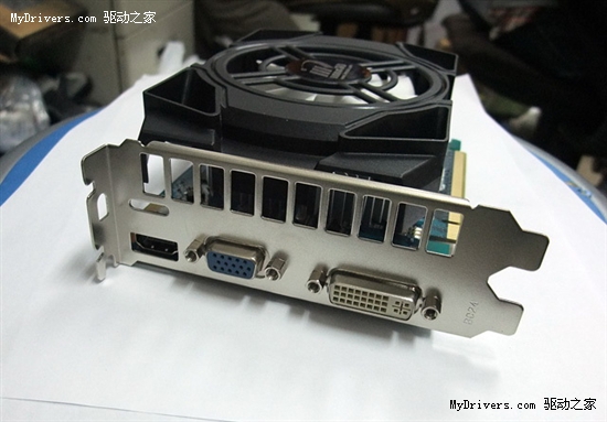 GTX 460 SE也绿色 首次实现单六针供电