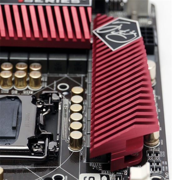 华擎奢华Fatal1ty P67主板细节开箱赏