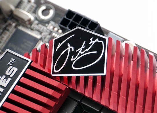 华擎奢华Fatal1ty P67主板细节开箱赏