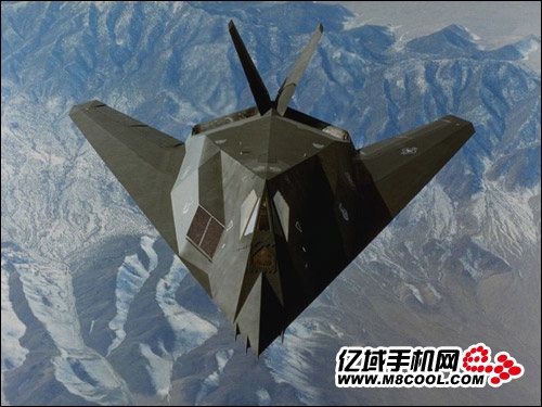 手机中的战斗机 霸气金属山寨机F-117亮相