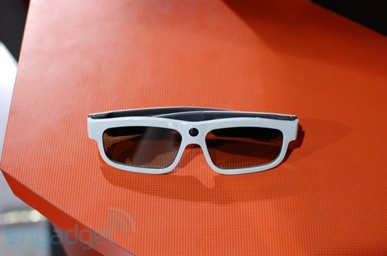XpanD开发首款自定制通用3D眼镜