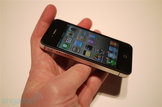 CDMA版iPhone 4发布 下月上市