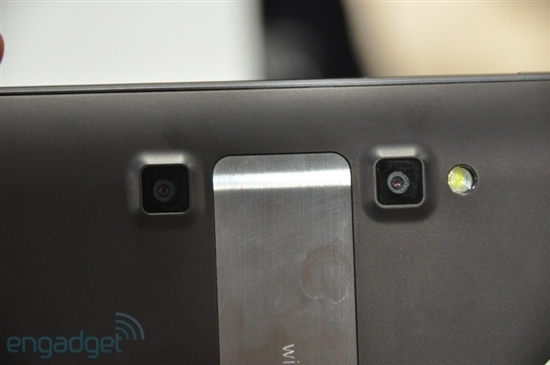 LG擎天柱双核3D手机平板二连发 真机图赏