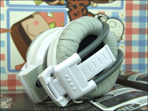 神马都是浮云:中锘基领衔主演数码音乐耳机