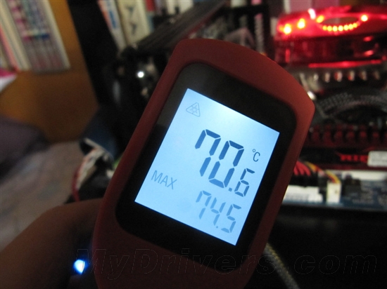 20项测试揭秘 首款全钽电容560Ti解析