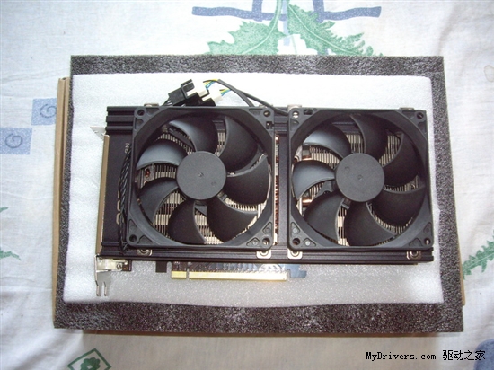 非暴力拆解 ！“囧娃”解析GTX560Ti神戈