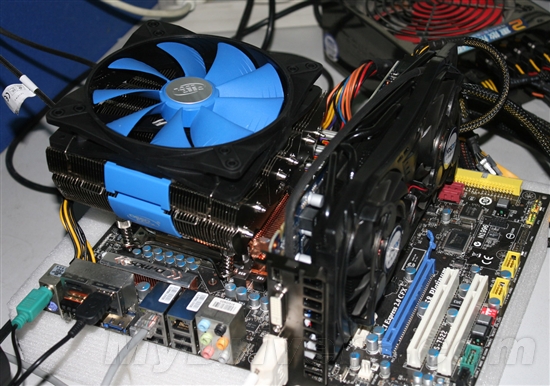 六热管大风扇 九州风神蓝鲨散热器评测