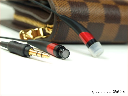 时尚夏日别样红：力仕普罗新型耳塞上市