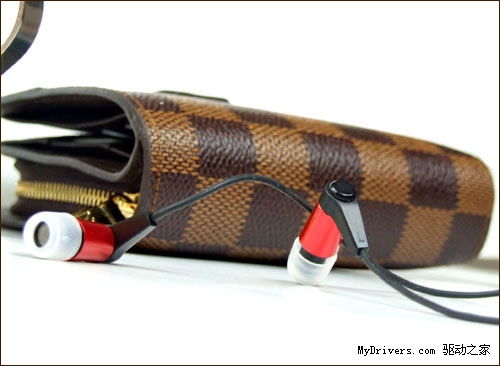 时尚夏日别样红：力仕普罗新型耳塞上市