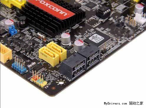 惊天促销！买富士康P67A主板送奇美液晶显示器