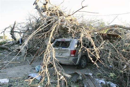 超强龙卷风袭美国南部数州 295人死亡