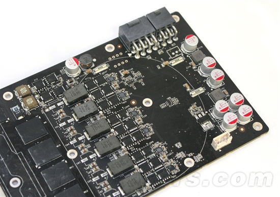 一体化水冷散热 索泰GTX 580冰铠士评测