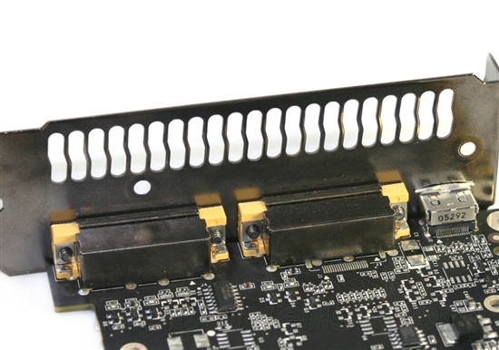 一体化水冷散热 索泰GTX 580冰铠士评测