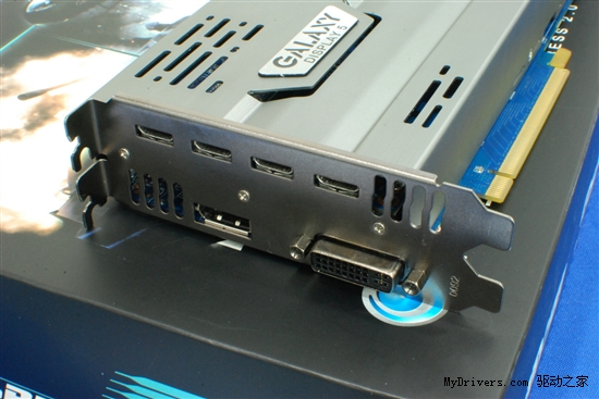 绝顶聪明的多屏输出！影驰GTX560威五铺货卖场