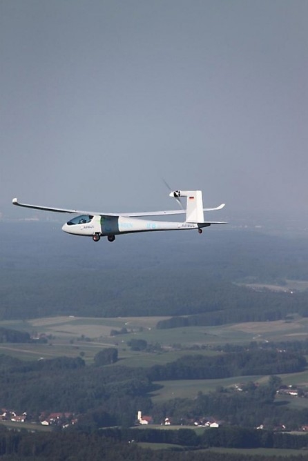 空客资助 德国eGenius电动飞机首次试飞成功