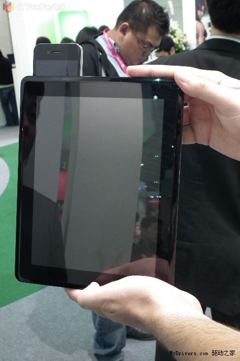 精英推出Tablet Dock可将iPhone变iPad