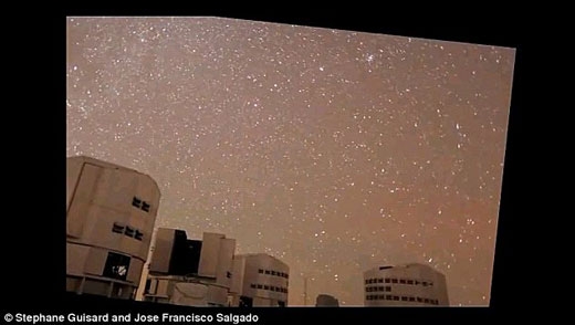 科学家利用延时技术拍摄地球移动神奇场景