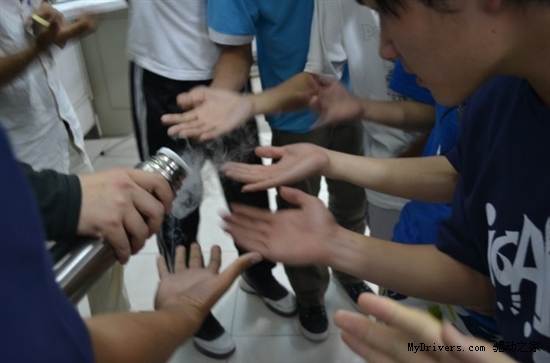 潮人我最“虹” 七彩虹校园行南京站完美谢幕