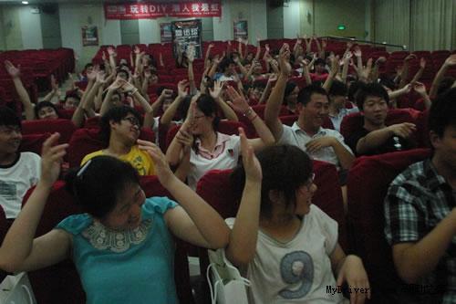 玩转DIY 潮人我最虹！七彩虹校园行民大站