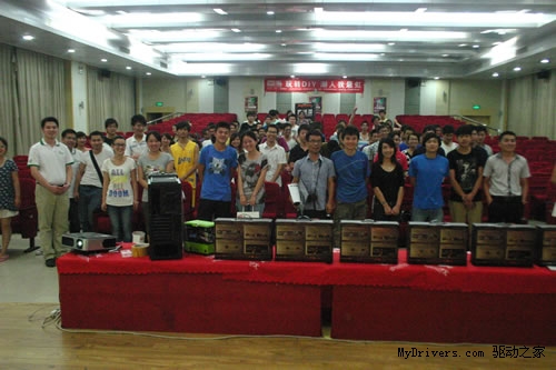 玩转DIY 潮人我最虹！七彩虹校园行民大站