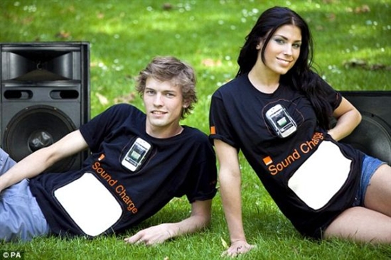 用声音为手机充电：神奇T恤