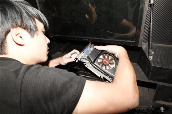 持之以恒坚持到底！华硕TUF特种部队威武全胜！