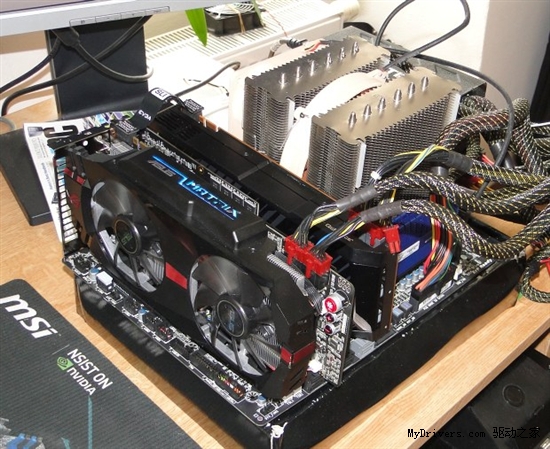 GTX 580 SLI：4GHz推土机大战Core i7-990X