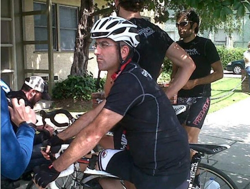 美国自行车队与飞机比快大获全胜