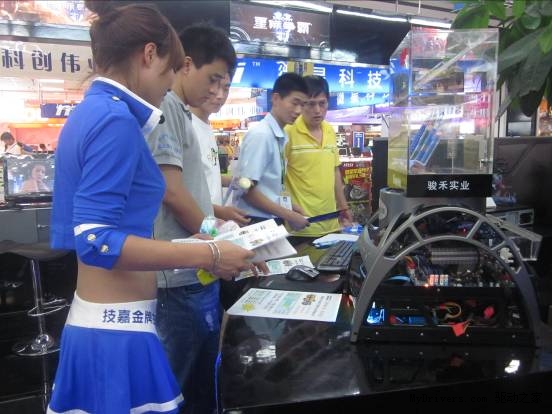 “技嘉易倍速 开机显神速”活动引发主板技术风暴