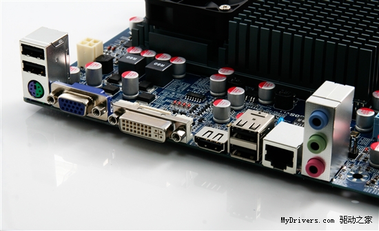 非常淡定笑看SNB 盈通E350SAPU小板不惧挑战