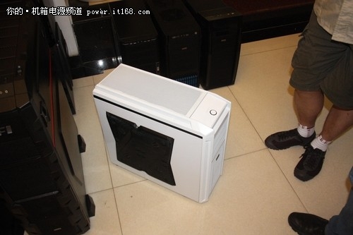 推动国内DIY发展 游戏悍将新品机箱展示