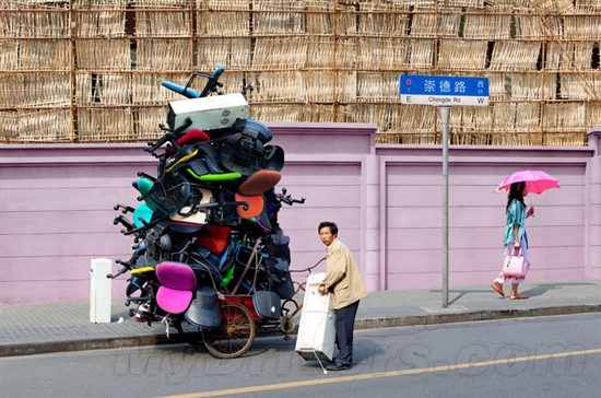 这是一个奇迹：一辆三轮车能承载多少货物