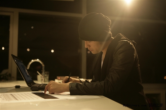 哎哟不错哦! 华硕N43周杰伦特别版十足天王派头