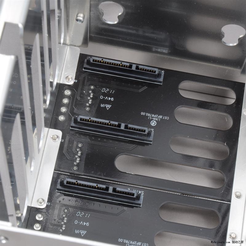 "手提箱"上市 联力全铝pc-tu200图赏