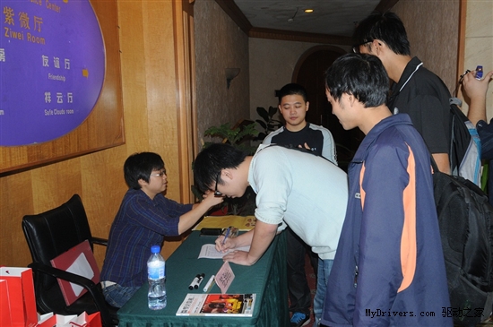 双核卡王发布 ROMC频定锦官城回顾