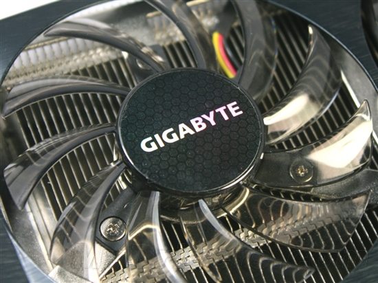 风冷核心飚1GHz!技嘉最强GTX 580评测