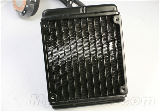 系出名门 鲨鱼高手688LC水冷散热器评测