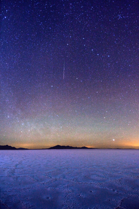 组图：壮观的峡谷银河夜空