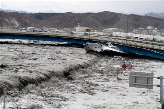 图集：日本大地震一周年今昔对比