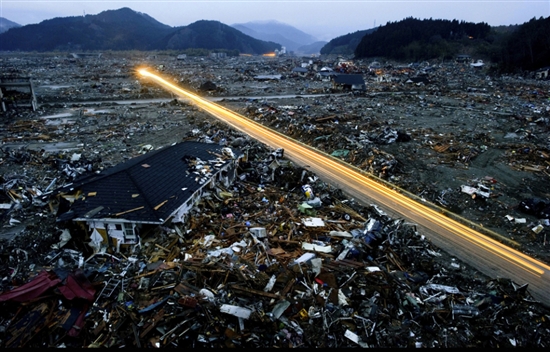 图集：日本大地震一周年今昔对比