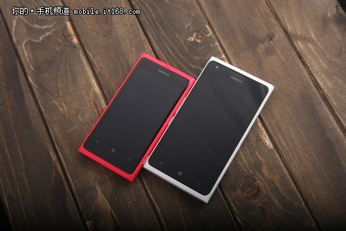 WP7里程碑之作 诺基亚Lumia 900首发评测