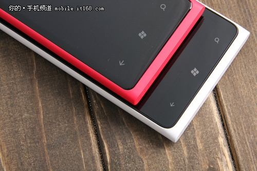 WP7里程碑之作 诺基亚Lumia 900首发评测