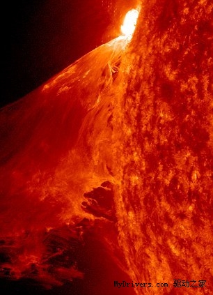 太阳附近出现神秘黑球 NASA称只是日珥