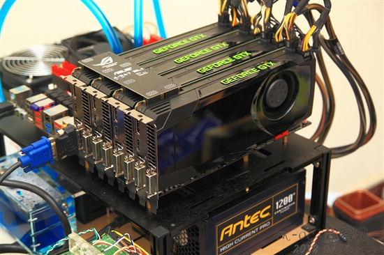 巅峰对决 GTX 680/HD 7970四路交火效率实测