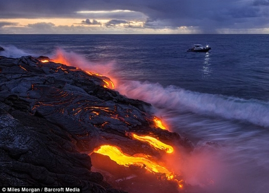 世界最活跃火山岩浆喷涌壮观场面