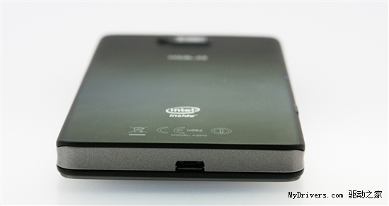 Intel出品 智能手机X900开箱图赏