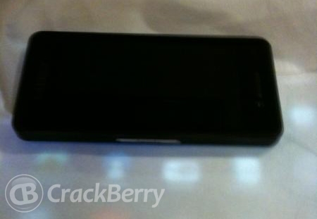 黑莓10智能手机原型曝光