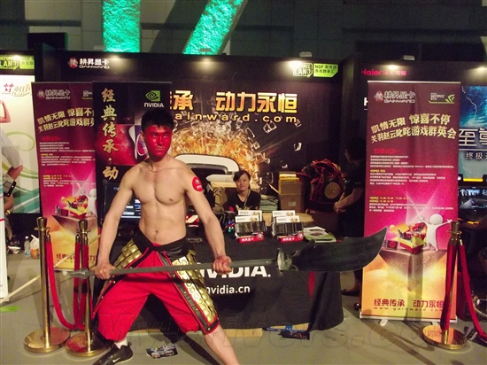 NVIDIA游戏群英汇2012汇总：展位&Showgirl篇