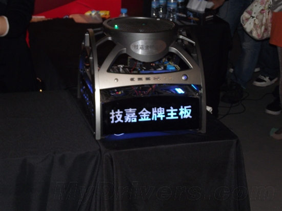 NVIDIA游戏群英汇2012汇总：展位&Showgirl篇