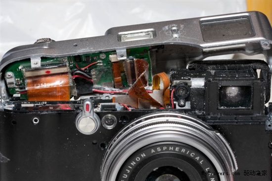 富士万元售价旁轴复古相机X100暴强拆解